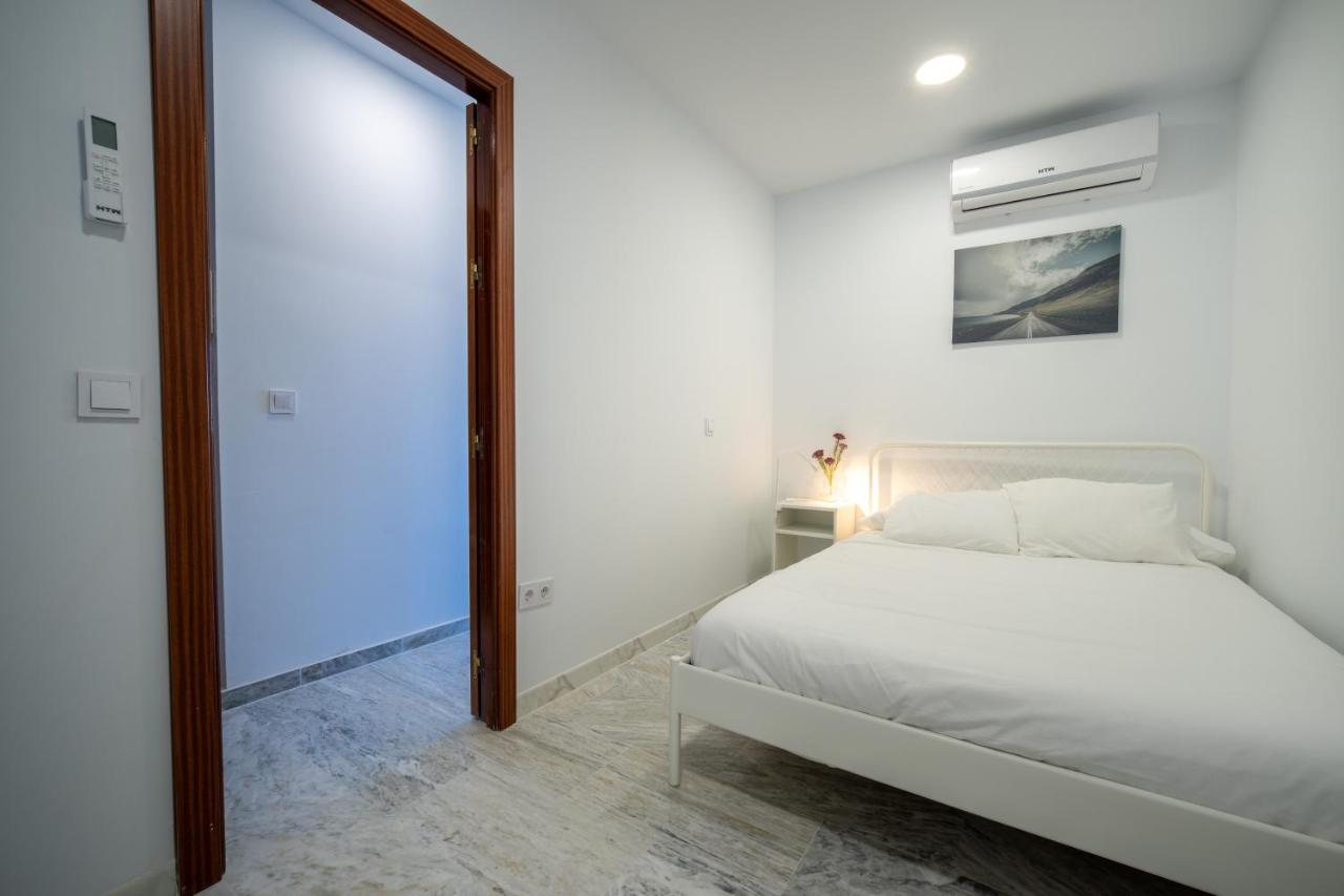 Conjunto De Apartamentos Antiguo Palacio Hotel Paris Huelva Exterior foto