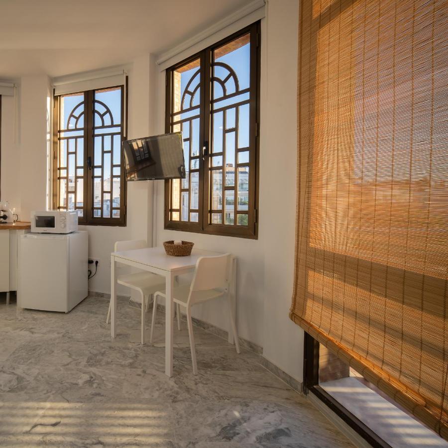 Conjunto De Apartamentos Antiguo Palacio Hotel Paris Huelva Exterior foto